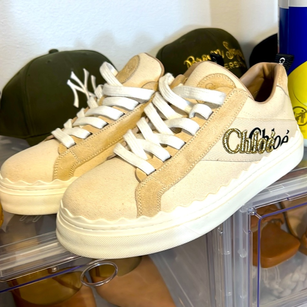 Chloé Beige and White Canvas Low-Top Sneakers with Gold Logo - Picture 4 of 7